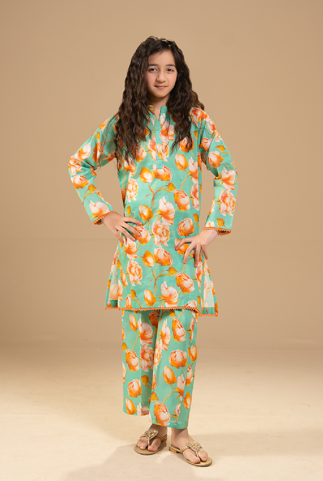 Stylish Bana Dora Lawn Kurta With Matching Trousers