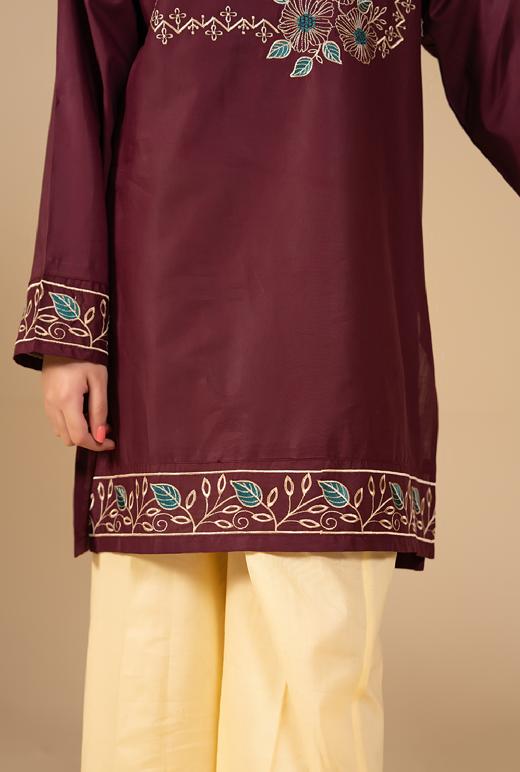 Elegant Girls’ Embroidrey Kurta With Trouser