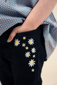 Black Jeans With Flower Embroidery